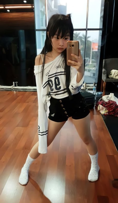 Naken lekkede OnlyFans-bilde av Ola Aphrodite