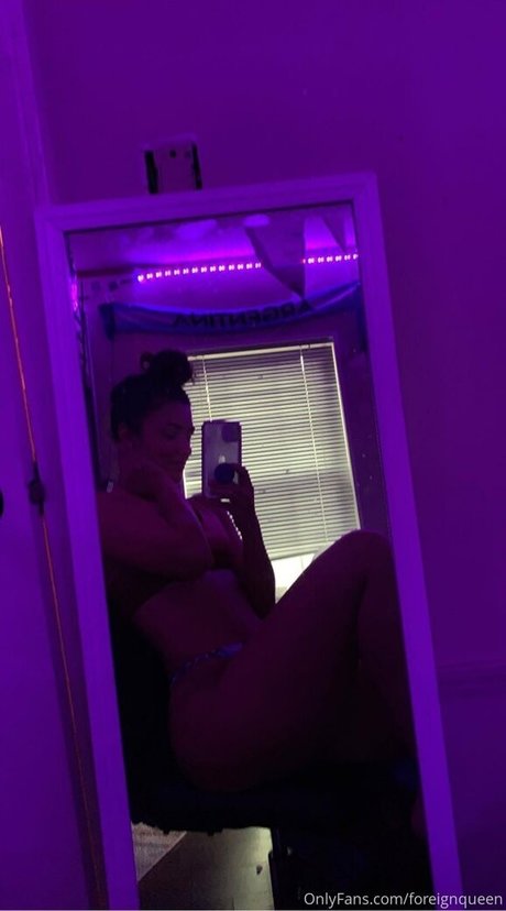 Nahá fotka uniklých OnlyFans od Foreignqueen
