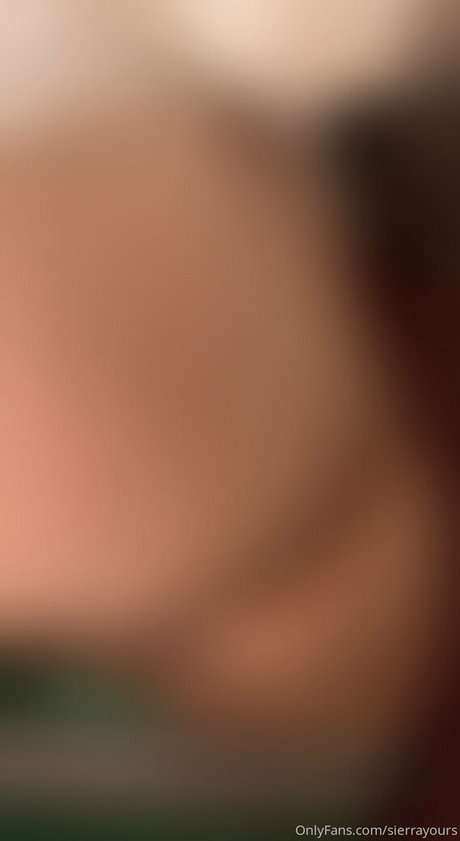 Naken lekkede OnlyFans-bilde av Sierrayours