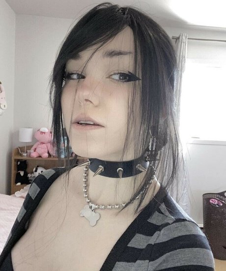 Naken lekkede OnlyFans-bilde av Slushsurprise