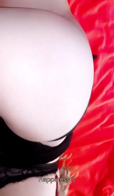 Naken lekkede OnlyFans-bilde av Bihter Tendu