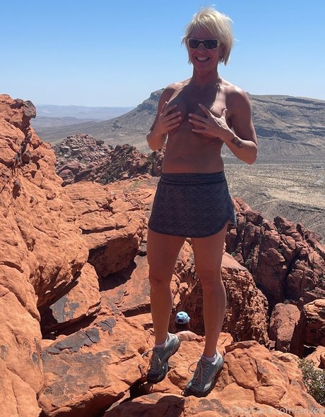 Nahá fotka uniklých OnlyFans od Anzee