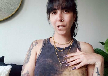Nahá fotka uniklých OnlyFans od Jadelussuriafree