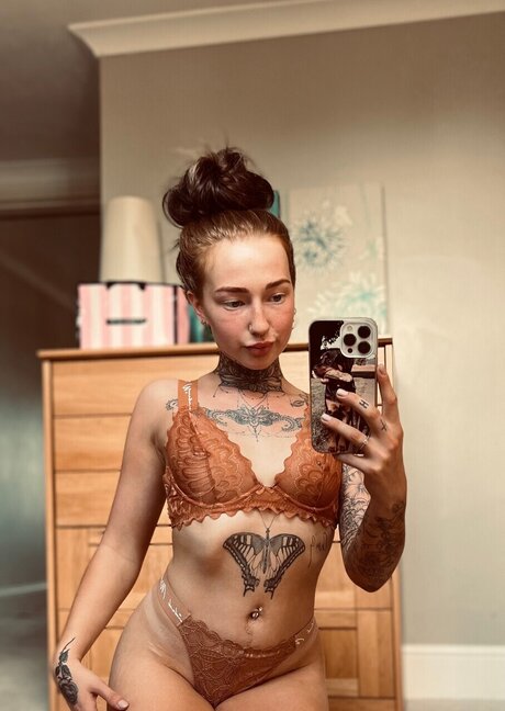 Nahá fotka uniklých OnlyFans od Slulu