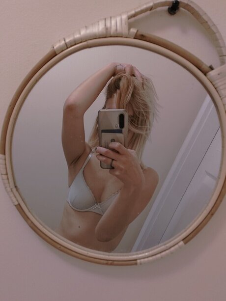 Naken lekkede OnlyFans-bilde av Cordelia