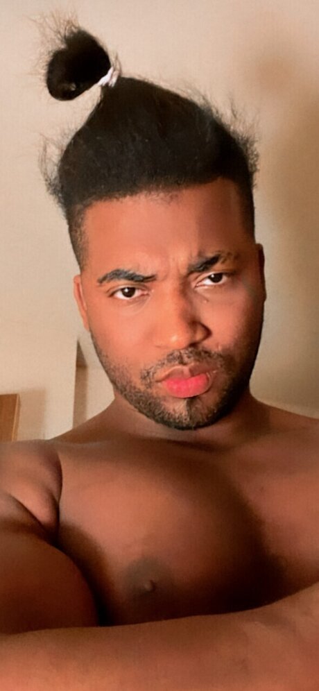 Naken lekkede OnlyFans-bilde av Yanmc Tu Play Boy Exotic