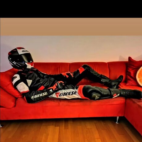 Naken lekkede OnlyFans-bilde av Kinky Dave