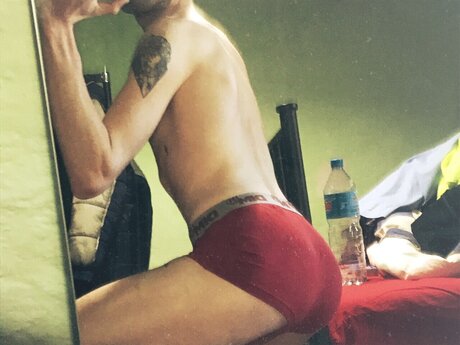 Naken lekkede OnlyFans-bilde av Arsenica