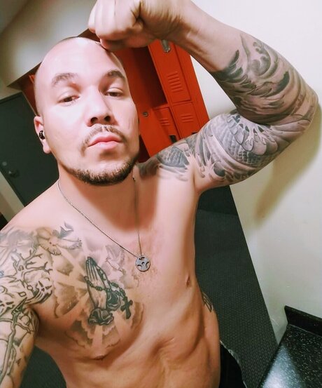 Alaston vuotanut OnlyFans-kuva Oneluckyman99