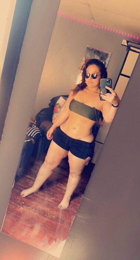 Naakte gelekte OnlyFans-foto van Phoebe