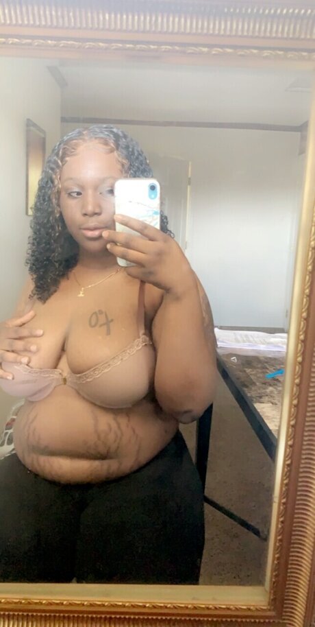 Alaston vuotanut OnlyFans-kuva Princess