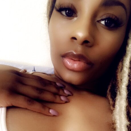 Naken lekkede OnlyFans-bilde av Geminitheseductress