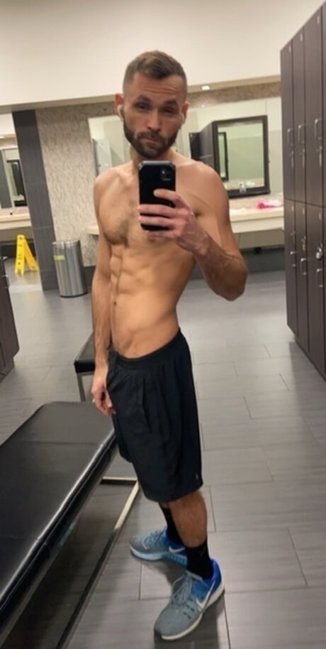 Nahá fotka uniklých OnlyFans od Bruce