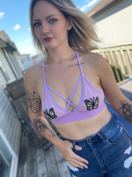 Naken lekkede OnlyFans-bilde av Tattedbombshell550