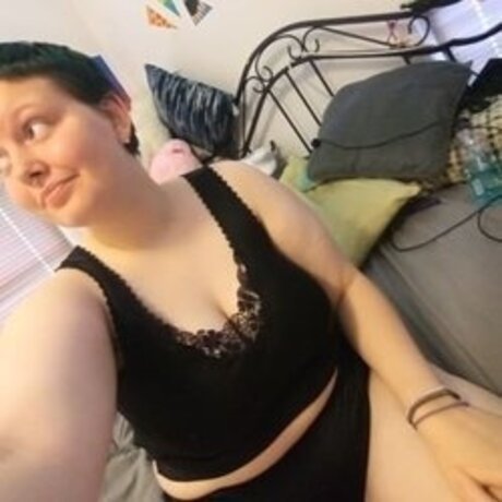 Naken läckt OnlyFans-bild av Raynethesunflower