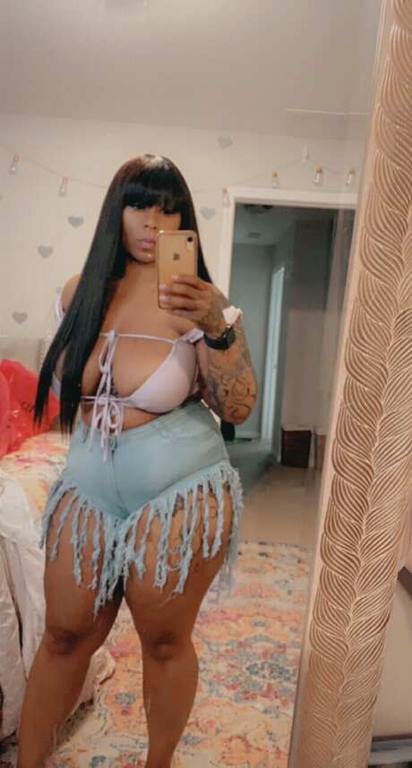 Naken lekkede OnlyFans-bilde av Jada
