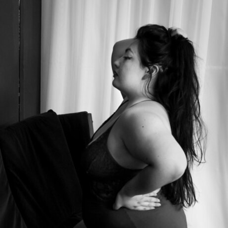 Naken lekkede OnlyFans-bilde av Karen