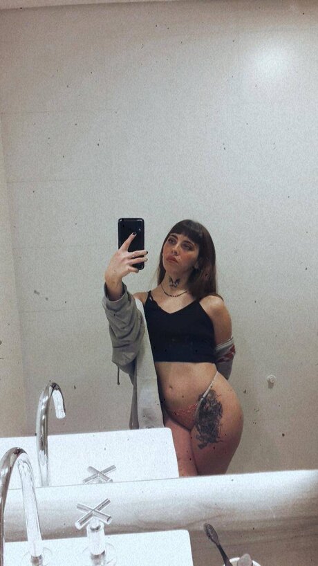 Naken läckt OnlyFans-bild av Candela Sills