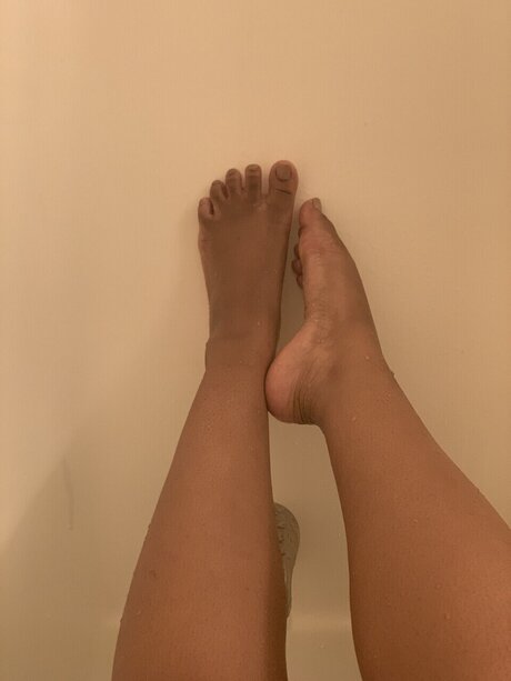Lickmyfeet13