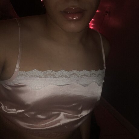 Naken läckt OnlyFans-bild av Sluttedoutx