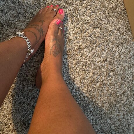 Naken läckt OnlyFans-bild av Barefoot Bunny