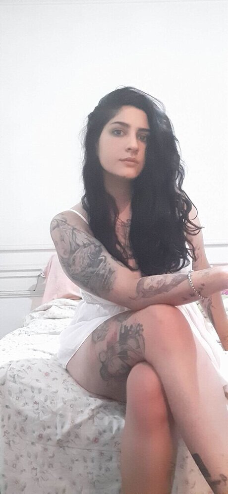 Naken lekkede OnlyFans-bilde av Karou Markov