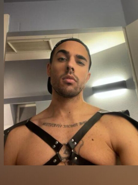 Naken läckt OnlyFans-bild av Felixx Reyes