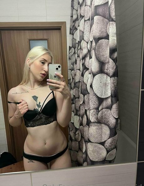 Bettyhotgirl