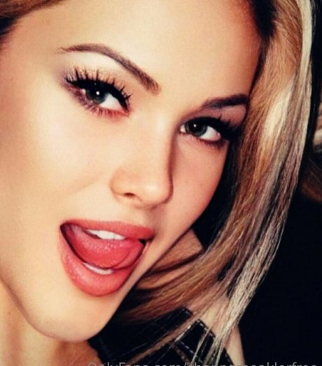 Naken lekkede OnlyFans-bilde av Shannamoaklerfree