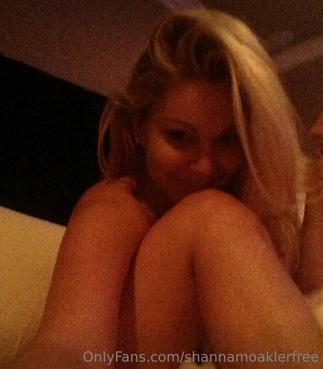 Naken läckt OnlyFans-bild av Shannamoaklerfree