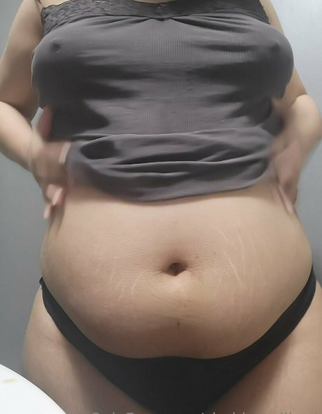 Alasti lekkinud OnlyFans-i pilt Chubbyevilbrat