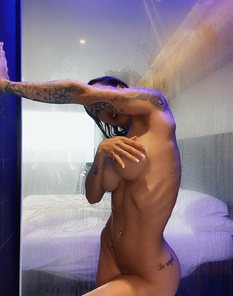 Naken läckt OnlyFans-bild av Divaone