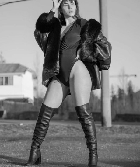 Naken lekkede OnlyFans-bilde av Angela Amethyst