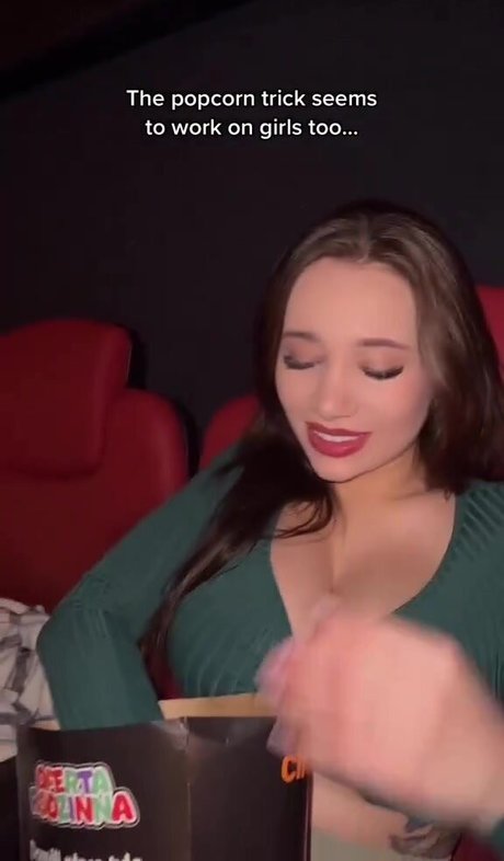 Nahá fotka uniklých OnlyFans od Helenloveschailatte