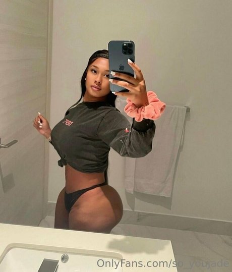 Naken lekkede OnlyFans-bilde av Soyoujade