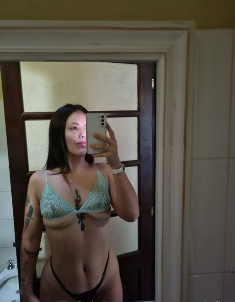 Naken läckt OnlyFans-bild av Nenamalefica