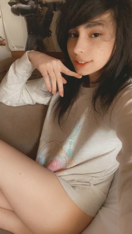 Nahá fotka uniklých OnlyFans od Shiruwu