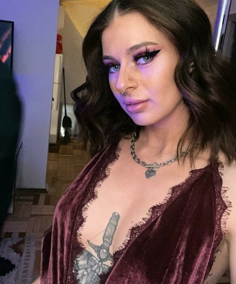 Naken läckt OnlyFans-bild av Valerie Moon