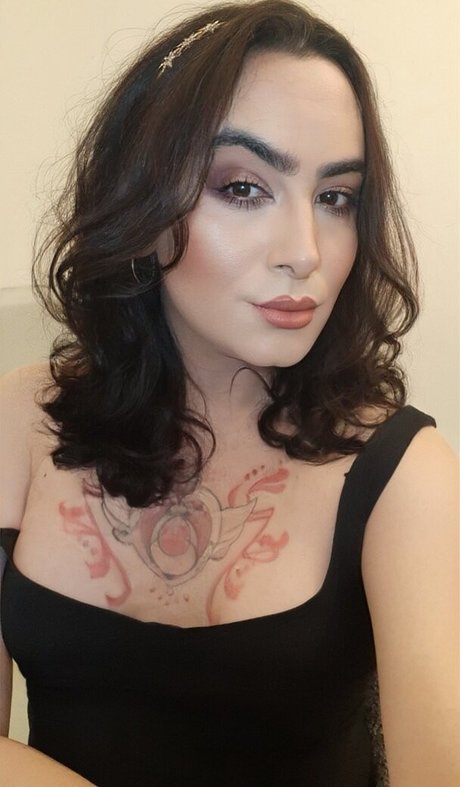 Naken lekkede OnlyFans-bilde av Miss Yuna