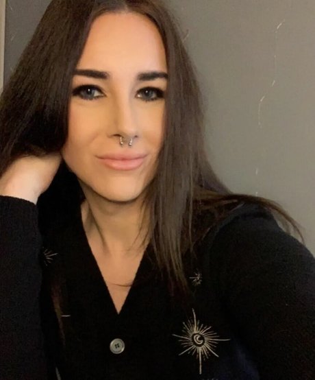 Naken lekkede OnlyFans-bilde av Aliysha