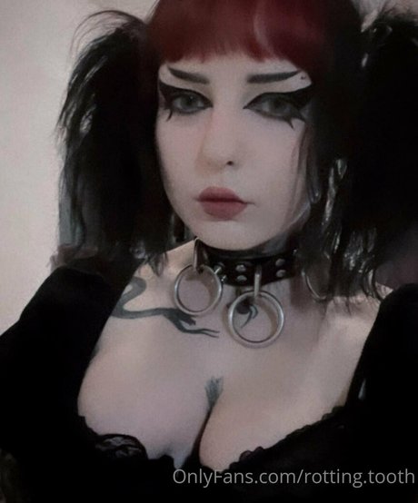 Nahá fotka uniklých OnlyFans od Rottingtooth