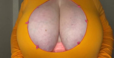 Busty Chloeuk