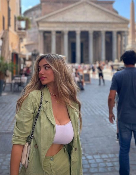 Nahá fotka uniklých OnlyFans od Rony Grinberg