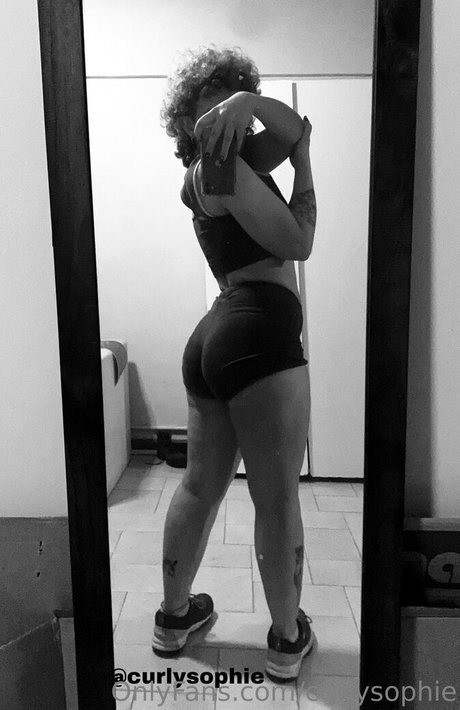 Foto desnuda filtrada de OnlyFans de Curlysophie