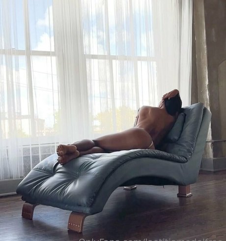 Nahá fotka uniklých OnlyFans od Laetitiamodelfree