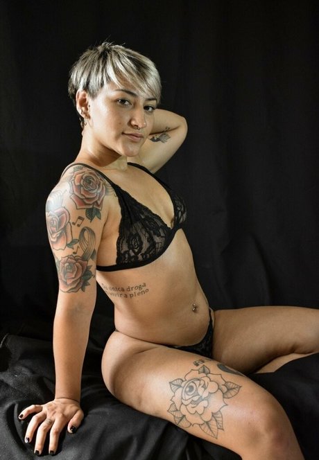 Naken lekkede OnlyFans-bilde av Ohfoxylady