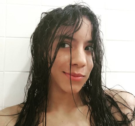 Naken läckt OnlyFans-bild av Abiee