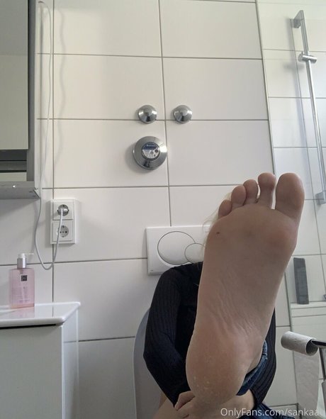 Naken lekkede OnlyFans-bilde av Monamixxx