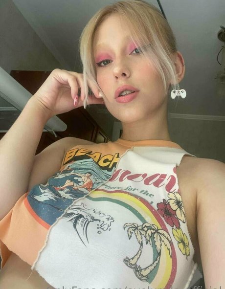 Naken läckt OnlyFans-bild av Ovelymilaofficial