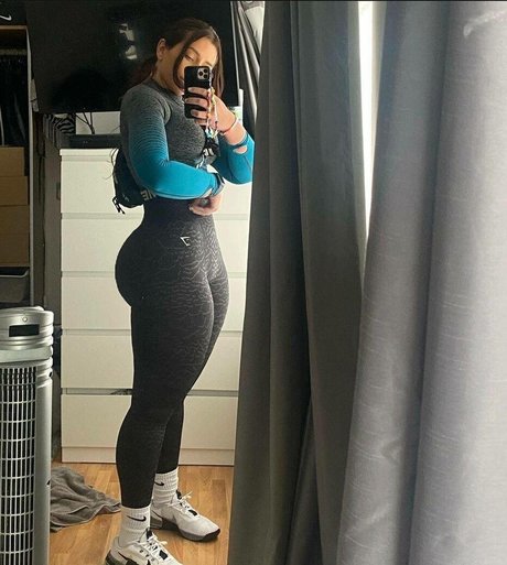 Naken lekkede OnlyFans-bilde av Caroline Hobday